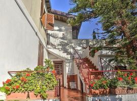 Casavacanzeinsicilia Etna Taormina, hôtel à Piedimonte Etneo