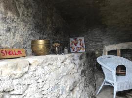,A cantinella, une cave a fromage au centre corse, намет-люкс у місті Santa-Lucia-di-Mercurio