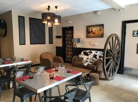 Hotel du Centre - Restaurant le P'tit Gourmet, hotel v destinaci Tonnerre