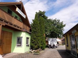 Penzion a Chatový Camp Havraníky u NP Podyjí, guest house di Havraníky