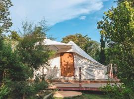 The Birder's Lodge Khao Yai, camping de luxe à Pak Chong