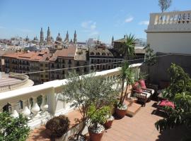 La Balaustrada, con parking incluido, hotel cerca de World Trade Center Zaragoza, Zaragoza