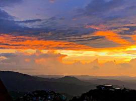 Vacation House in Baguio with Amazing Sunset Views，碧瑤班卡伯博物館附近的飯店