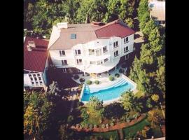 Paradise, hotel v destinaci Kryžanivka