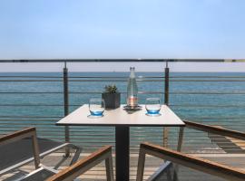 Villa Azur, hotel in Villeneuve-Loubet