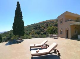 Villa Irini - Cretan Luxury Villa with Amazing View, luxury hotel in Paraspórion