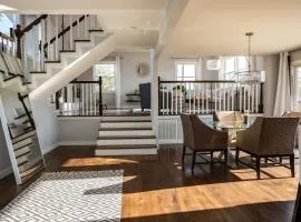 Modern Luxury Family Getaway Near Beach Casinos