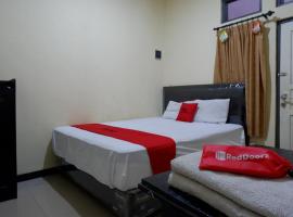 RedDoorz near GOR Wisanggeni, rental liburan di Tegal