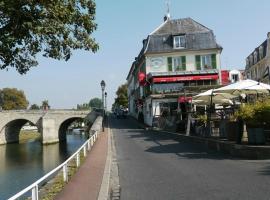 LE CABOUILLET, hotel v destinaci LʼIsle-Adam
