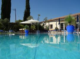 location Villa avec piscine chauffée, hotell i Le Castellet