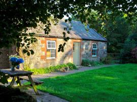 Little Dunbar Cottage, holiday home in Kirkbean