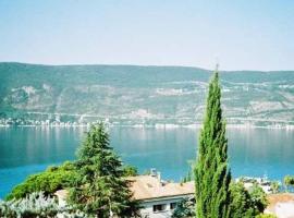 Smestaj Vella, hotel v destinaci Herceg-Novi