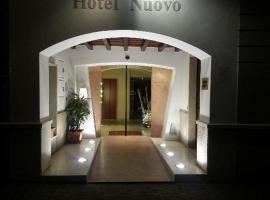 Hotel Nuovo De Cesero, hotel v destinaci Feltre