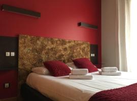 Bosquet 1 HUT 7670, hotel with hot tubs in Canillo