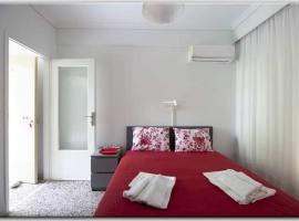 Anni's cozy apartments 50m from the beach, отель в городе Айя-Триас