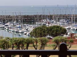 appartement vue sur mer, hotel near Port Bourgenay Golf Club, Talmont