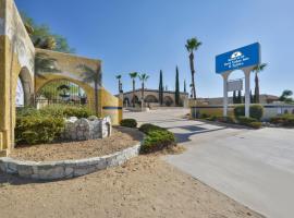 Americas Best Value Inn and Suites -Yucca Valley、ユッカ・バレーにあるハイ・デザート自然博物館の周辺ホテル