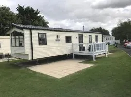 3 bedroom deluxe caravan