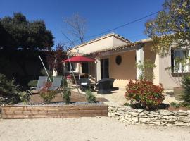 Le Jas des Vignes, hotel in Lirac