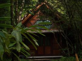 Les Acacias Bungalows, ваканционно жилище в Manambato