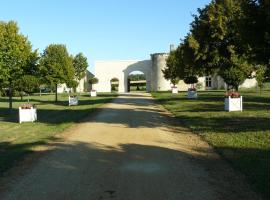 Manoir Du Bois Noblet, B&B em Louerre