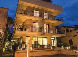 Residence Ascot, hotell i Cattolica