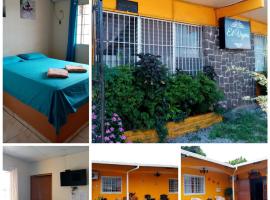 Residencial El Viajero, guest house in David