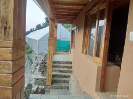 Mud House Cottage (6km from Center), hotel a Dalhousie