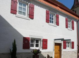 Ferienhaus am Schönbuchrand, hotel with parking in Herrenberg