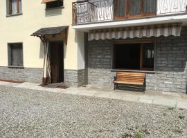 Casa Ezio - Piano terra, hotel na may parking sa Malesco