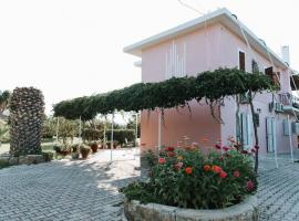 Jerry Apartments, hotel in Svoronata