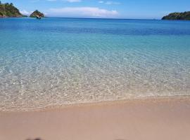 Sylvia Beach Villa, hôtel à Labuan Bajo