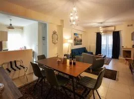 V Luxury Apartment 3