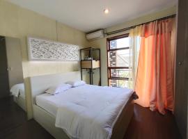 De Hanami Homestay @Sapphire, hotell i Cirebon