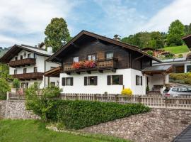 Ferienhaus Bachler, huvila kohteessa Brixen im Thale
