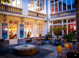 Jacques Brel Youth Hostel