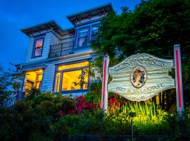 Clementine's Guest House & Vacation Rentals, hotel in Astoria, Oregon