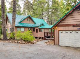 Relaxed and Comfortable Family Gathering Home, cottage in Truckee