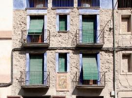 La casa blava del Segre: Ponst şehrinde bir otoparklı otel