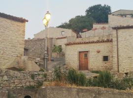 Stone house, cheap hotel in Montalbano Elicona