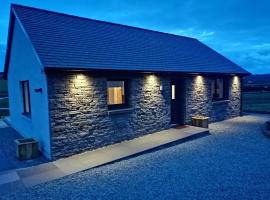 Poachers Bothy, hotel em Skeabost