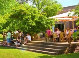 Buffalo Motel and Country Retreat