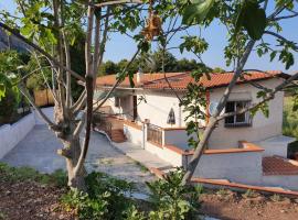 L'Opuntia sul lago, casa o chalet en Caccamo