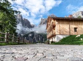 Chalet Cogolara, hotel en Colfosco