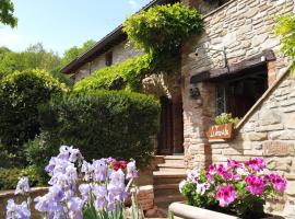 Le Terre Di Isa, hotel med jacuzzi i Magione