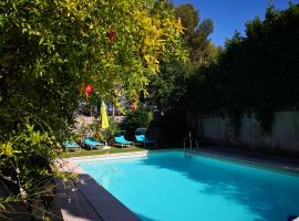 Agachoun, ξενοδοχείο σε Aubagne