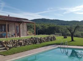 Di Colle In Colle - Country House with Private Pool, vacation home in Tuoro sul Trasimeno