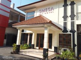 SMESA Edotel Syariah Surabaya Mitra RedDoorz, viešbutis su vietomis automobiliams mieste Wonokromo