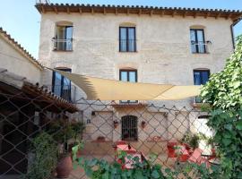 Apartamentos La Venta del Rome, guest house in Horta de San Joan