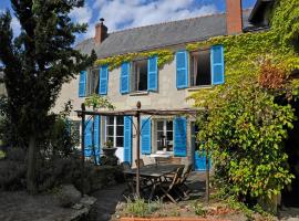 The Secret Gem or The Hidden Gem or BOTH together, hotel with parking in Montreuil-Bellay